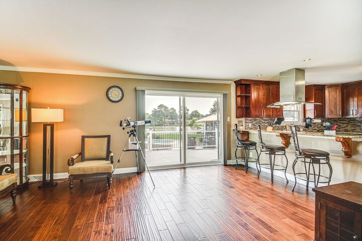Luxe Lakefront Portsmouth Home: Fish Swim & Play!
