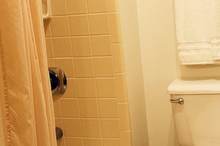 Room 11 of 24
