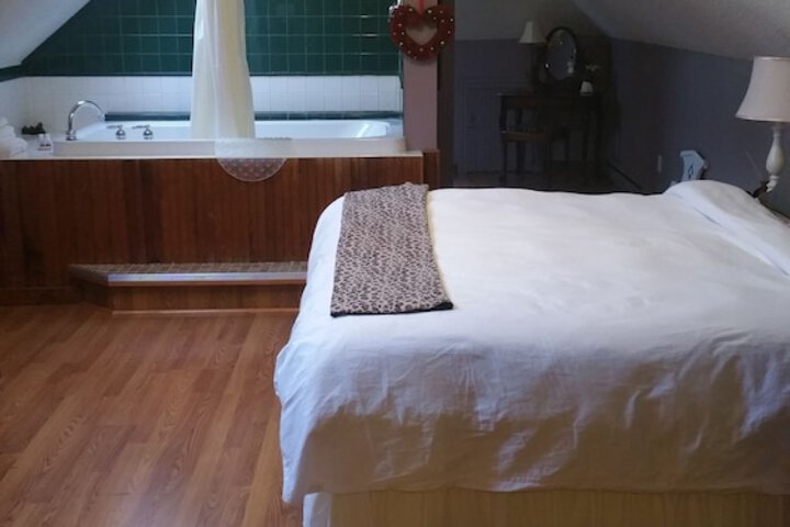 Room 34 of 66
