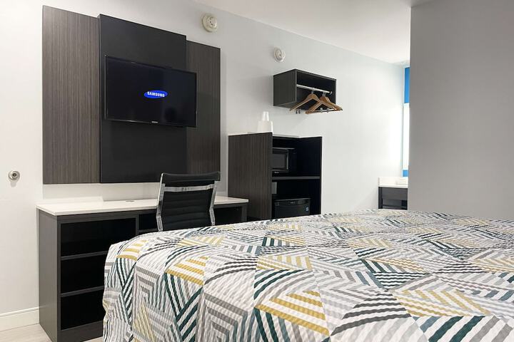 Room 10 of 23