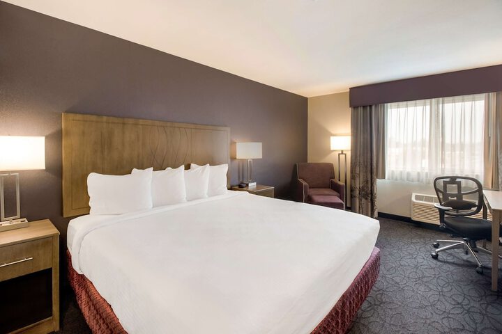 Room 34 of 41
