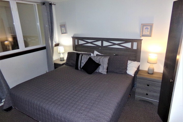 Snowflake 1 Bed plus Den 2 Bath