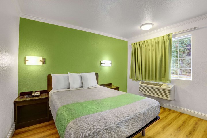 Room 20 of 27