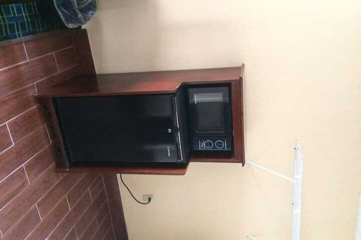 Room 25 of 38