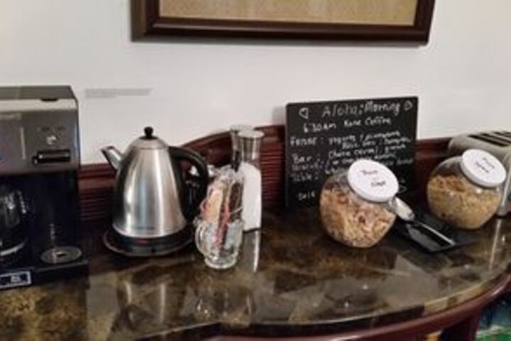 Haiku Plantation Inn Bed & Breakfast