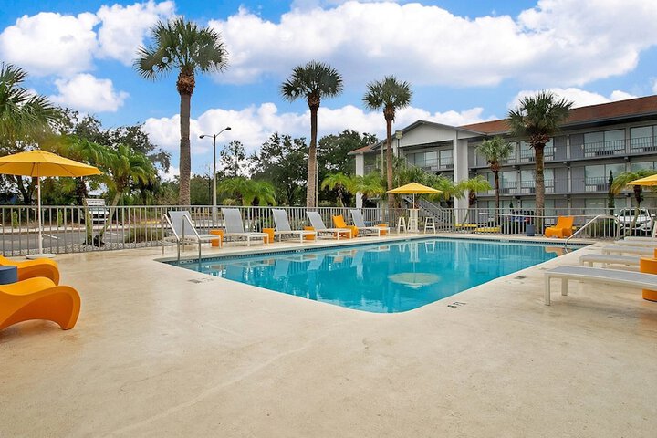Pool 6 of 51