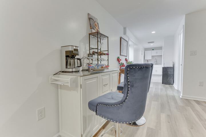 Cozy Inwood Apartment: History Hiking & Wine!