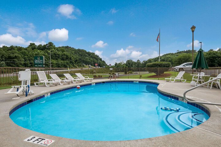 Quality Inn & Suites Mt. Chalet