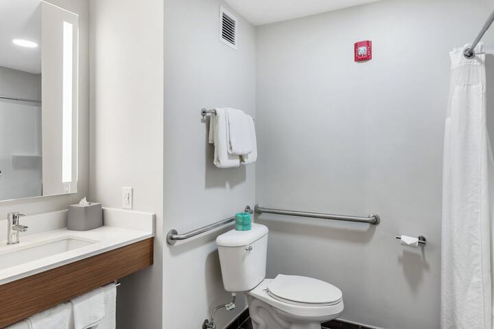 Room 34 of 63