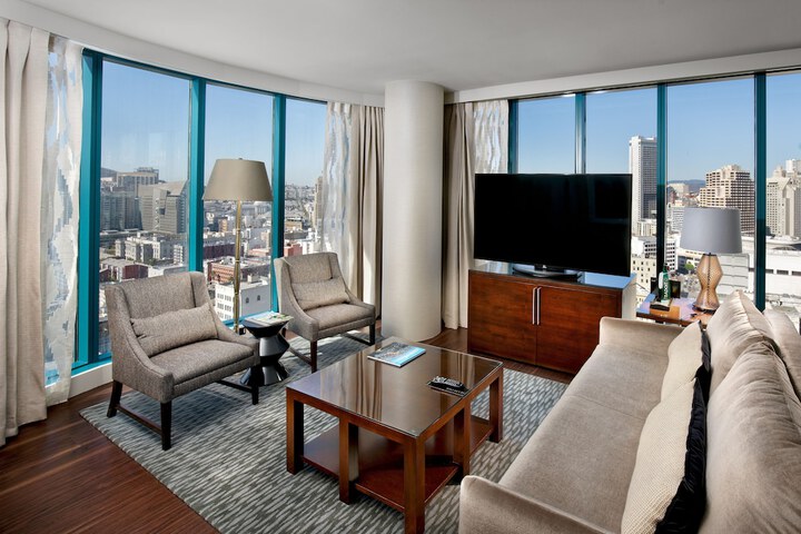 Room 70 of 118