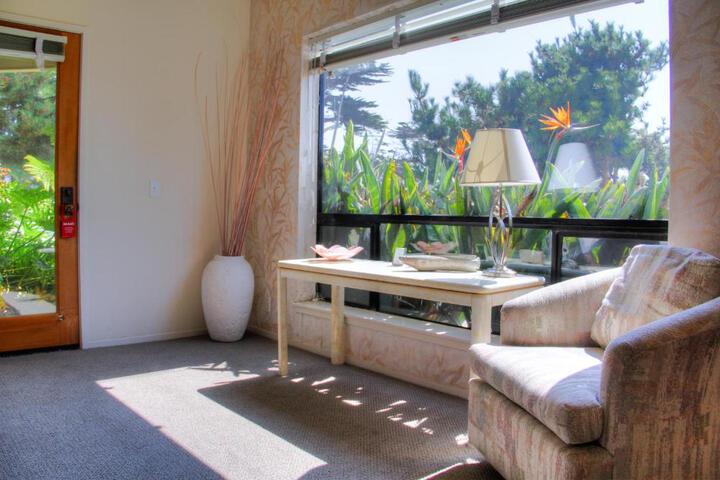 Baywood Inn Bed & Breakfast