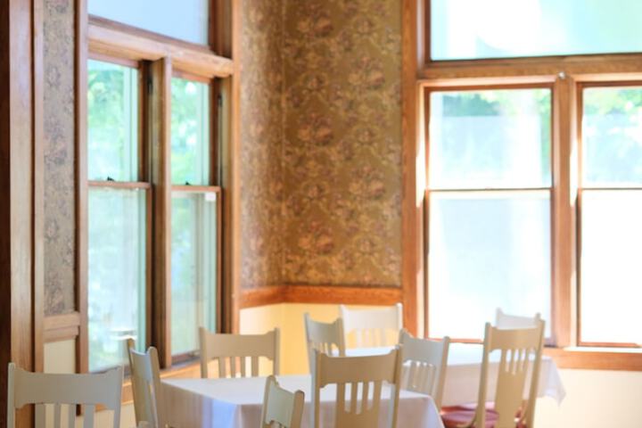 Dining 150 of 162