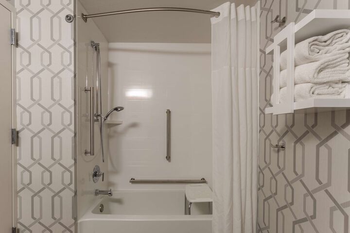 Room 7 of 25