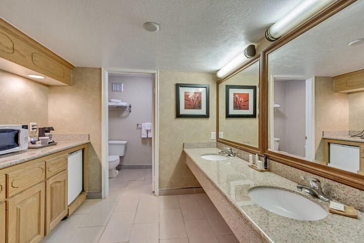 Room 54 of 112