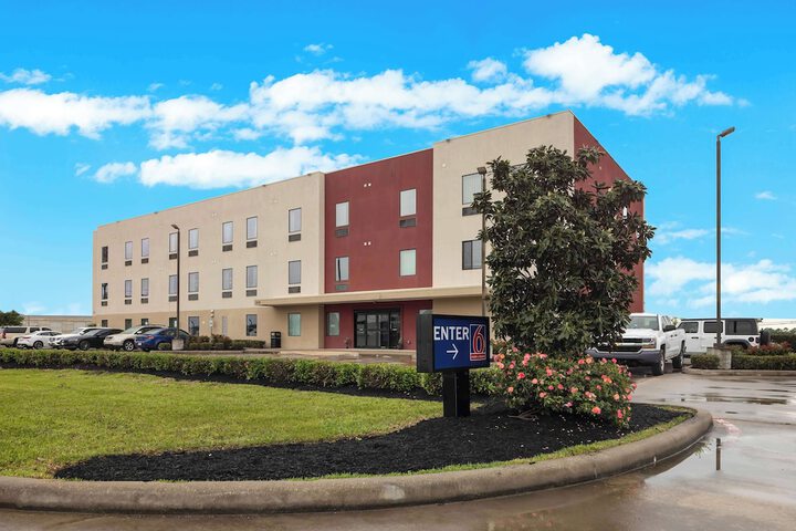 Hotel 3 of 25