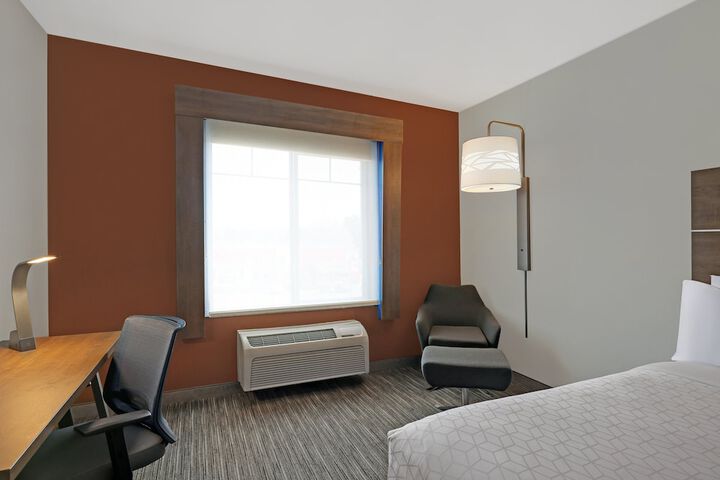Holiday Inn Express Hotel & Suites NEWPORT by IHG