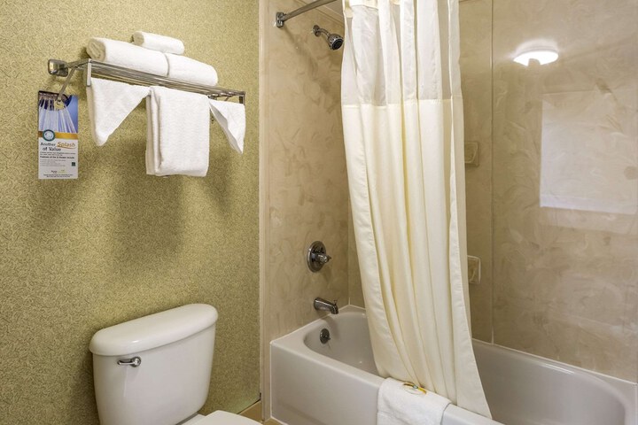 Room 21 of 40