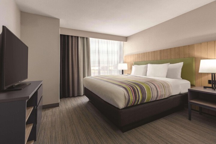 Room 11 of 22