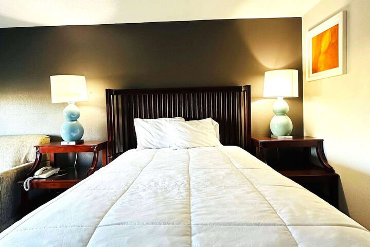 Room 42 of 111
