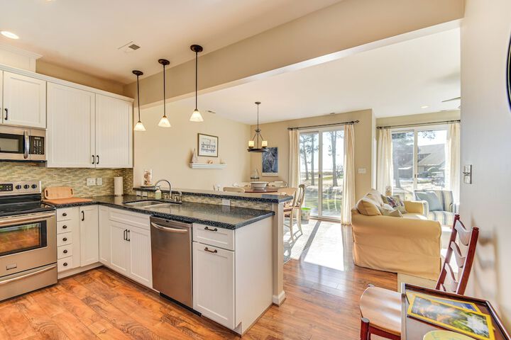 Walk to Beach: Home w / Pool Access in White Stone
