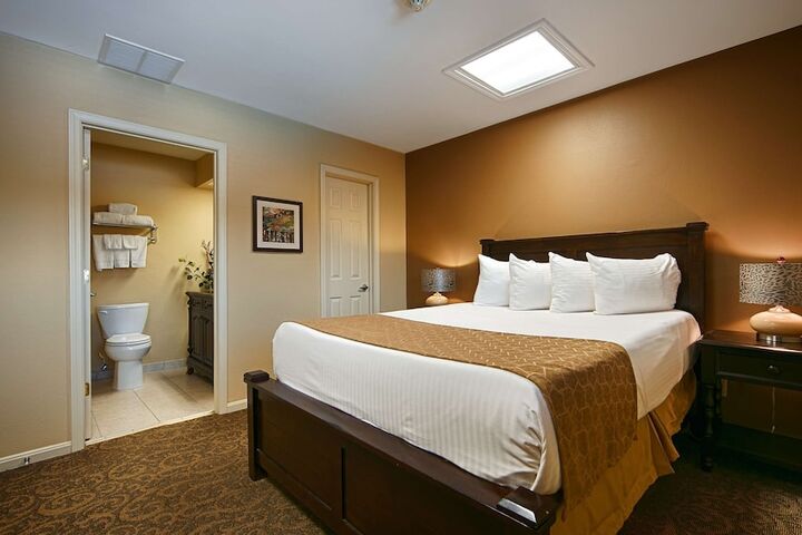 Room 10 of 24