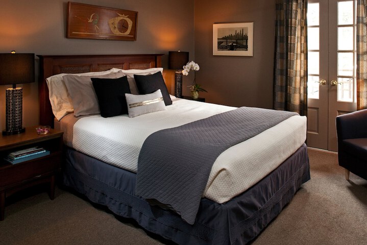 Room 33 of 44