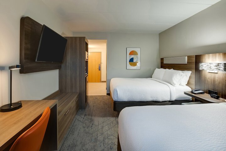 Room 35 of 48