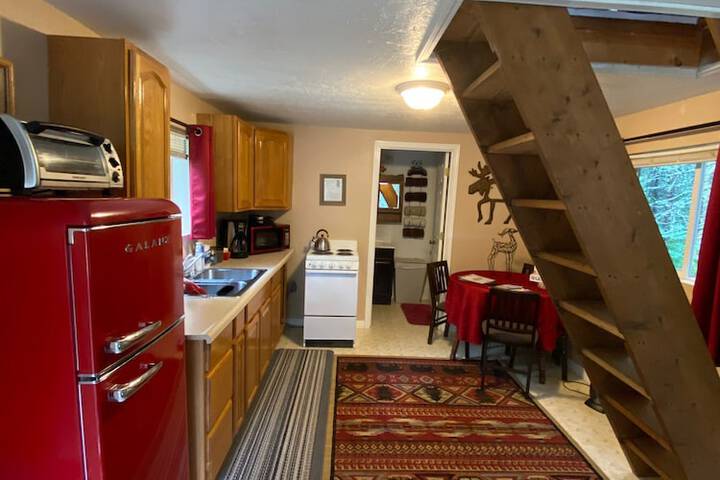 Nauti Otter Inn and Yurt Village