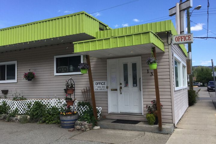 Cedars Motel