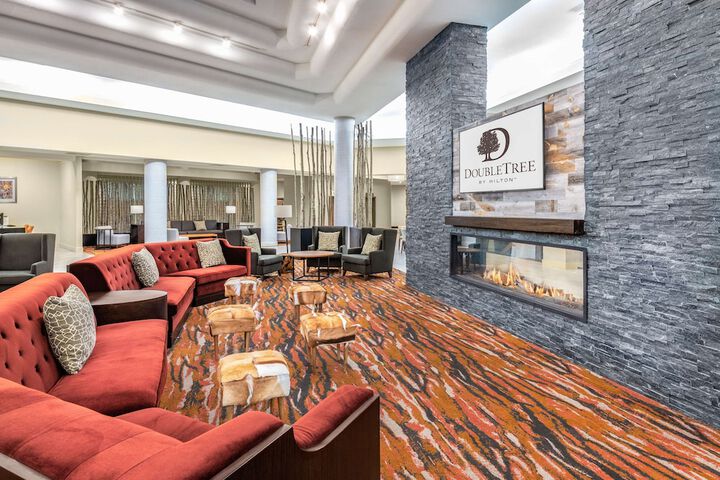 Hotel Interior 7 of 36