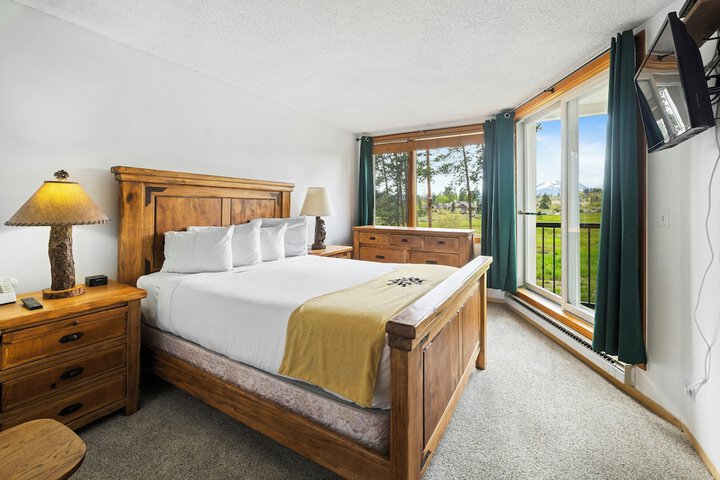 Evergreen Condominiums by Vail Resorts