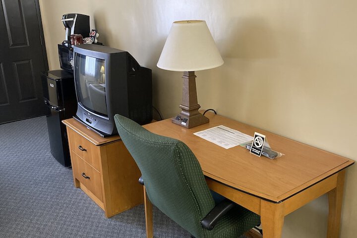Room 27 of 29
