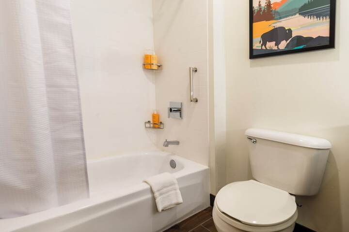 Gray Wolf Inn & Suites