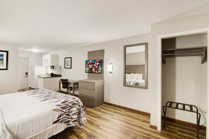 Room 32 of 42