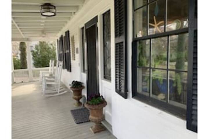 Olde Captains Inn