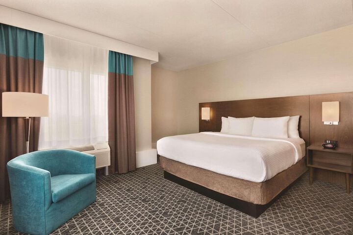 Park Inn by Radisson Brampton On
