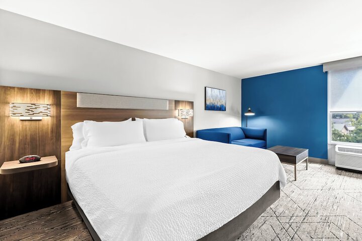 Room 32 of 52
