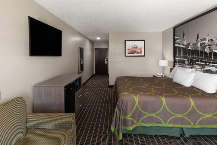 Super 8 by Wyndham Shepherdsville / Louisville South I65