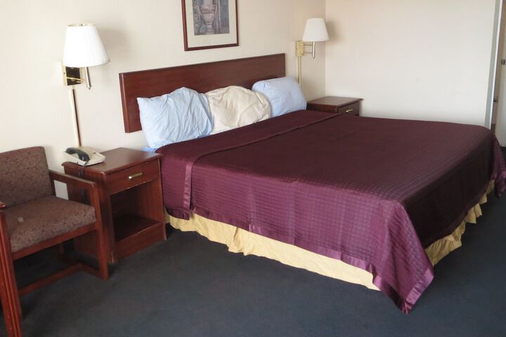 Room 12 of 17