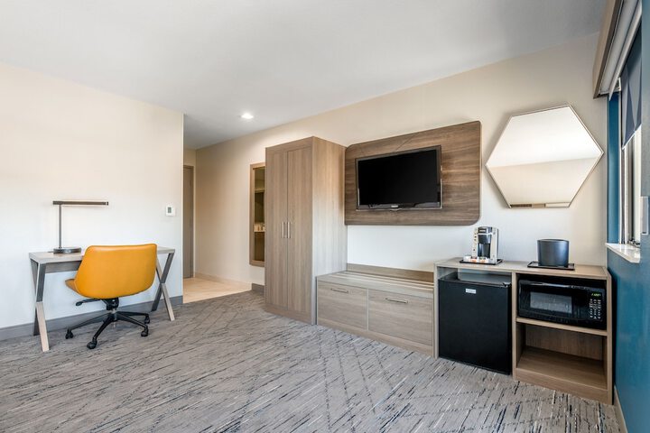 Room 29 of 37