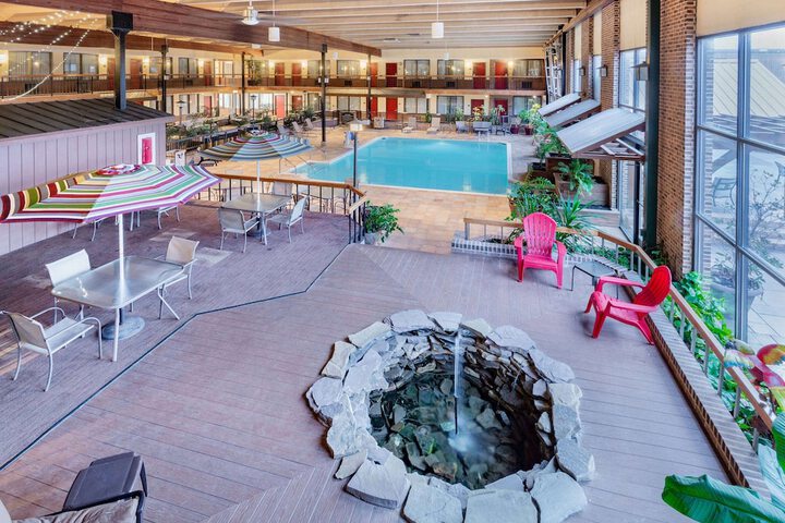 Pool 10 of 82