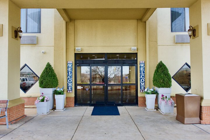 Hotel 2 of 57