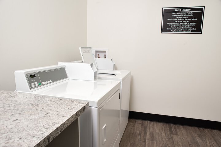 Encore Suites by Service Plus Inns