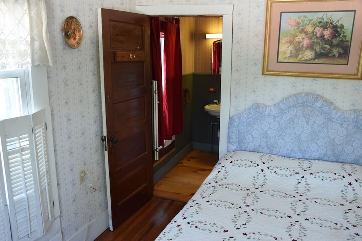 Room 45 of 127