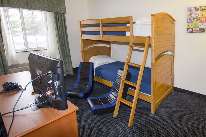 Room 27 of 82