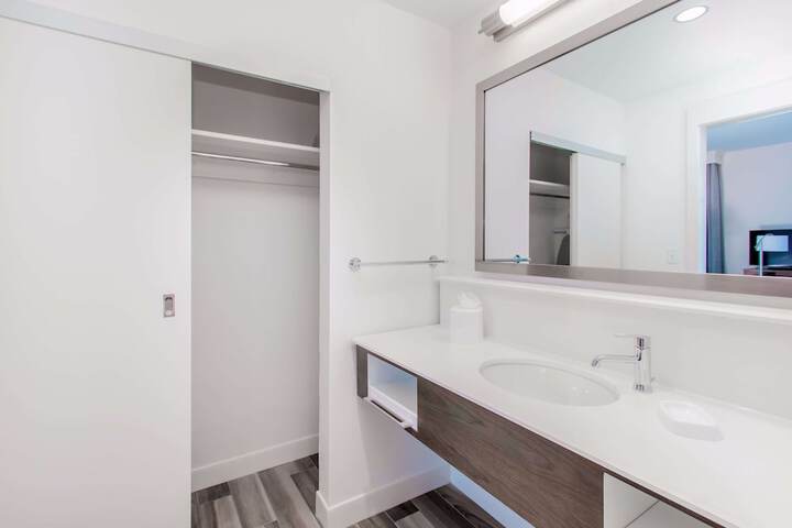 Hampton Inn & Suites Panama City Beach-Beachfront