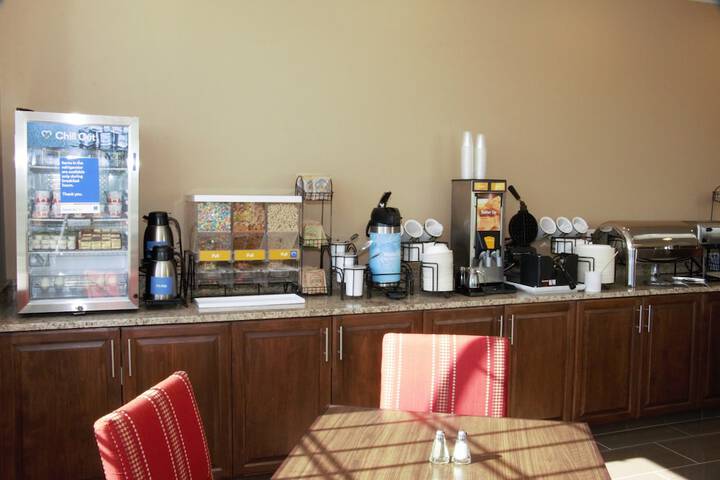 Breakfast/Coffee Service 39 of 45