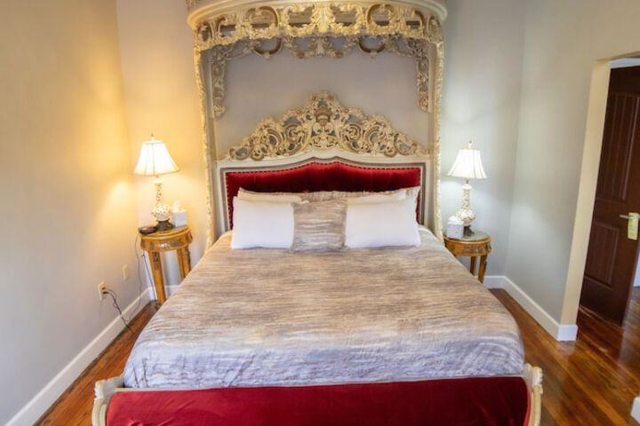 Oaak Tree Hotel