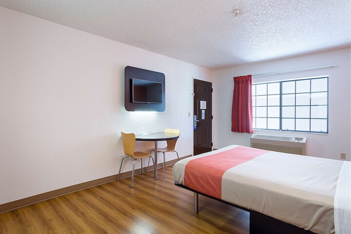 Room 40 of 44
