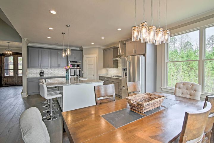 Lake Keowee Home With Balcony & Boat Dock!